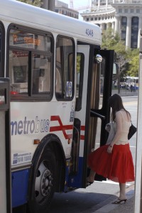 Bus- Boarding DC 119 052406 WMATA Photo by Larry Levine 5-24-06