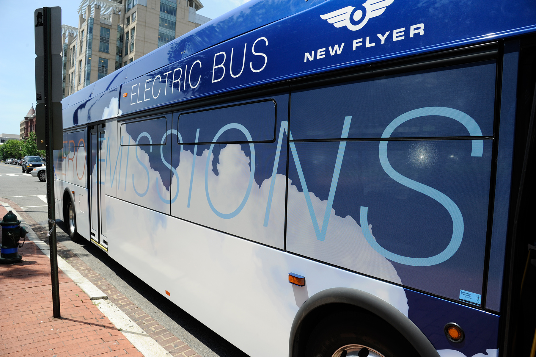 Electric Bus New Flyer 060105